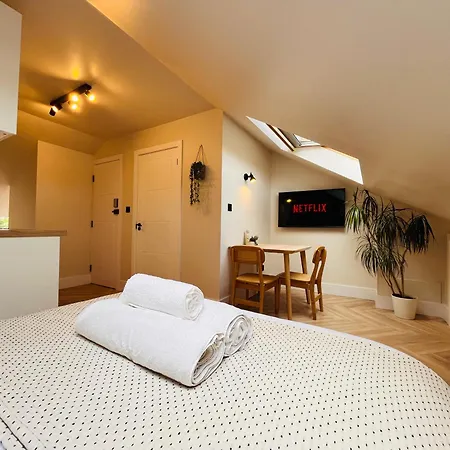 The Nook Londons Swanky Studio With Free Parking Exterior photo