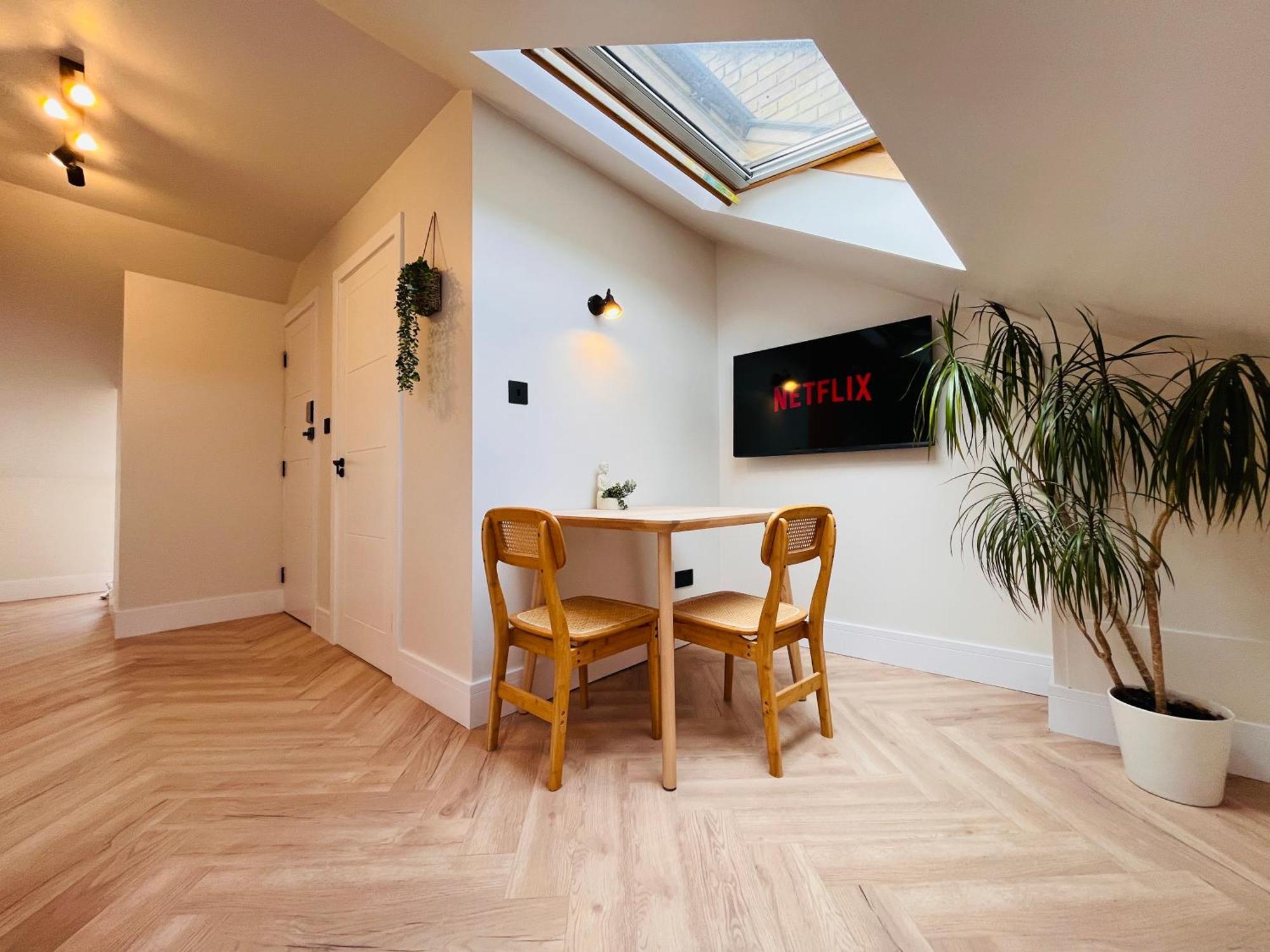 The Nook Londons Swanky With Free Parking Homestay London